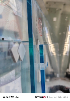 Ultra-Float-Glasplatten mit niedrigem Eisengehalt und hoher Klarheit